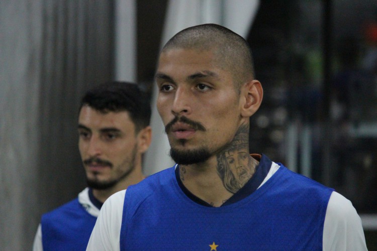 Zagueiro João Paulo no jogo Fortaleza x CRB, na Arena Castelão, pela Copa do Nordeste