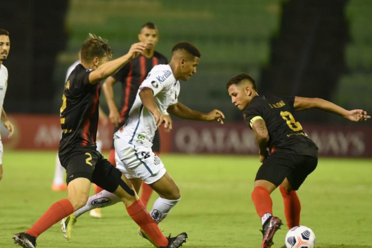 Santos empata com Deportivo Lara e avança na pré-Libertadores