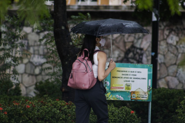 Todas as macrorregiões do Ceará seguem com tendência de chuva nesta semana (Foto: Thais Mesquita/OPOVO)