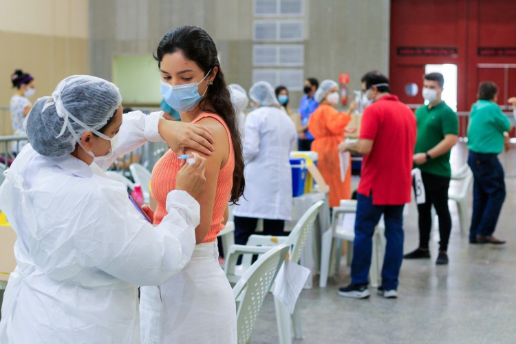 Vacinação contra Covid-19 em Fortaleza