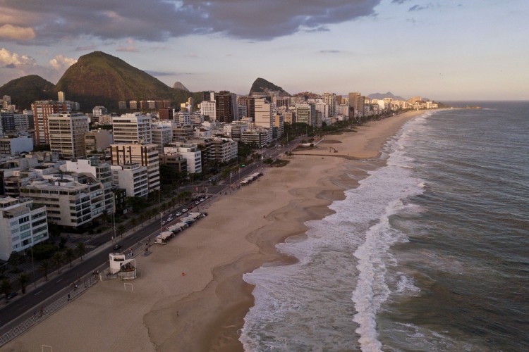 Ipanema é vista no dia em que as praias do Rio de Janeiro foram fechadas como medida restritiva para conter o surto da Covid-19