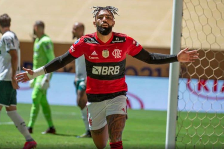 PLACAR  Flamengo despacha Bragantino e cola no Palmeiras