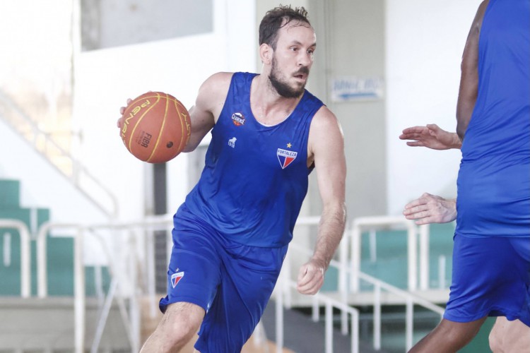 Basquete Tricolor encara o Fortaleza em último jogo antes do