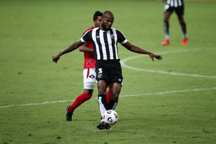 Messias em ação contra o Jorge Wilstermann na Sul-Americana