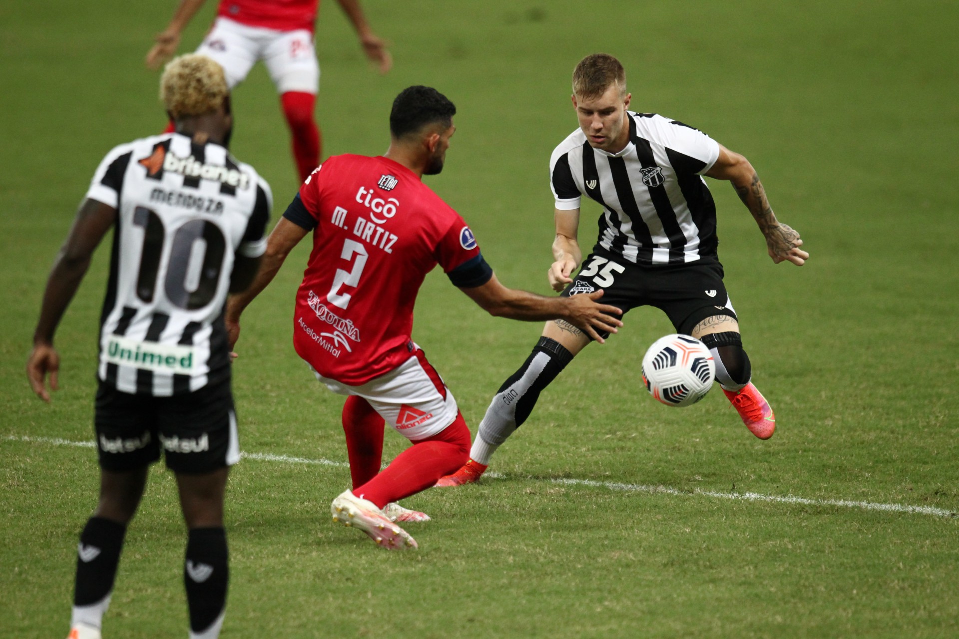 Ceará poupará titulares contra o Bolívar na Sula; entenda ...