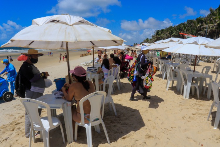 Barracas de praia funcionam sob as mesmas regras válidas para restaurantes