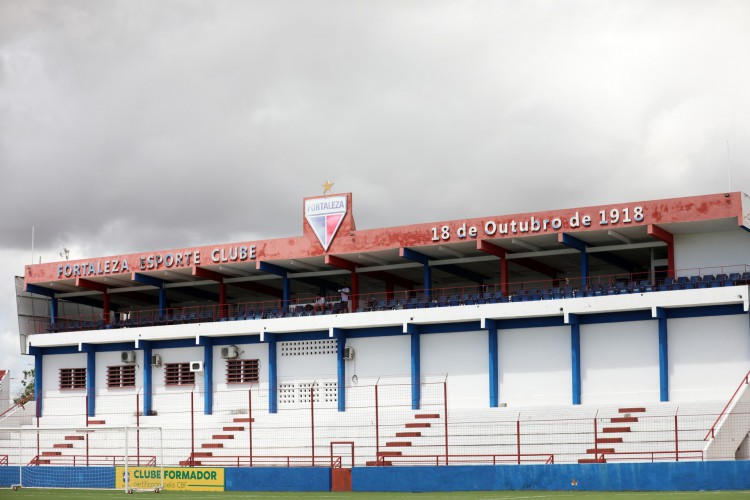 Fachada interna do Centro de Excelência Alcides Santos, no Pici