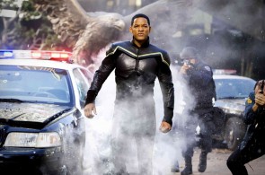 Ator Wil Smith estrela o filme Hancock