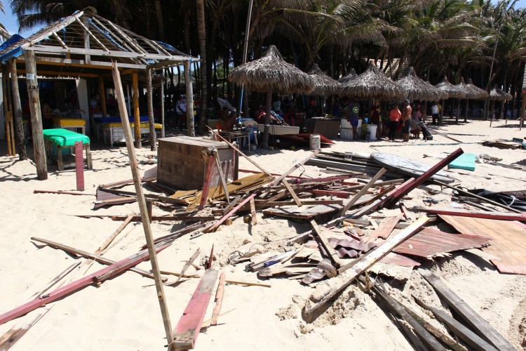 No caso da Praia do Futuro, perícia definiu que tudo o que havia depois do calçadão era faixa de praia