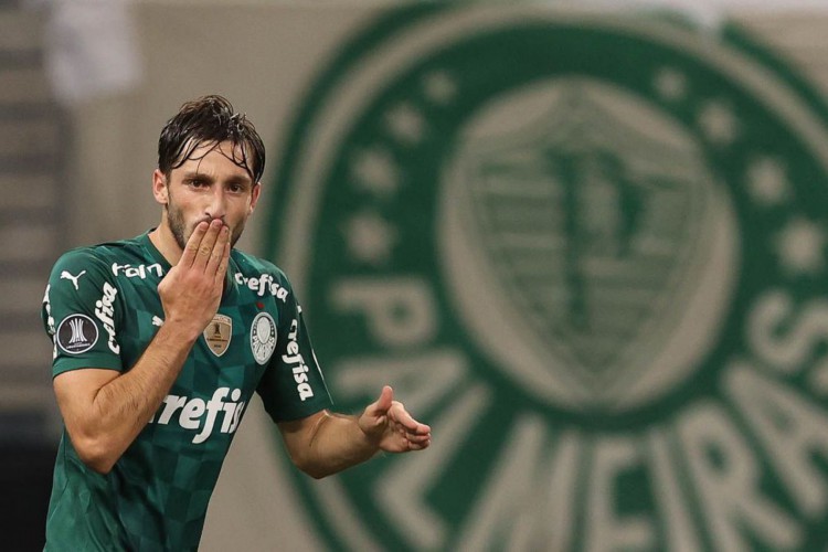 O jogador Matías Viña, da SE Palmeiras, comemora seu gol contra a equipe do C Universitario D, durante partida válida pela fase de grupo, da Copa Libertadores, na arena Allianz Parque. (Foto: Cesar Greco)