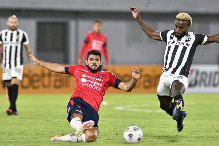 Ceará perdeu por 1 a 0 para o Jorge Wilstermann e se despediu da Sul-Americana