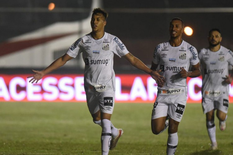 Santos derrota Cianorte por 2 a 0 e encaminha vaga na Copa do Brasil