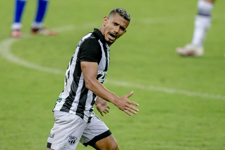 FORTALEZA, CE, BRASIL, 02-06.2021: Fernando Sobral. Fortaleza x Ceara, pela Copa do Brasil, jogo 1 na Arena Castelao. em epoca de COVID-19. (Foto: Aurelio Alves/ Jornal O POVO)