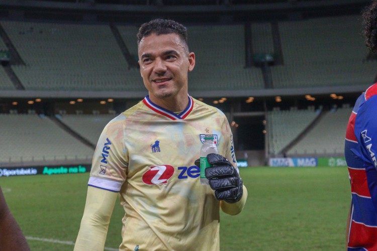 Goleiro Felipe Alves no jogo Ceará x Fortaleza, na Arena Castelão, pela Copa do Brasil 2021