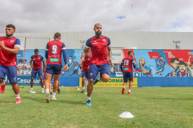 Zagueiro Juan Quintero em treino do Fortaleza no Centro de Excelência Alcides Santos, no Pici