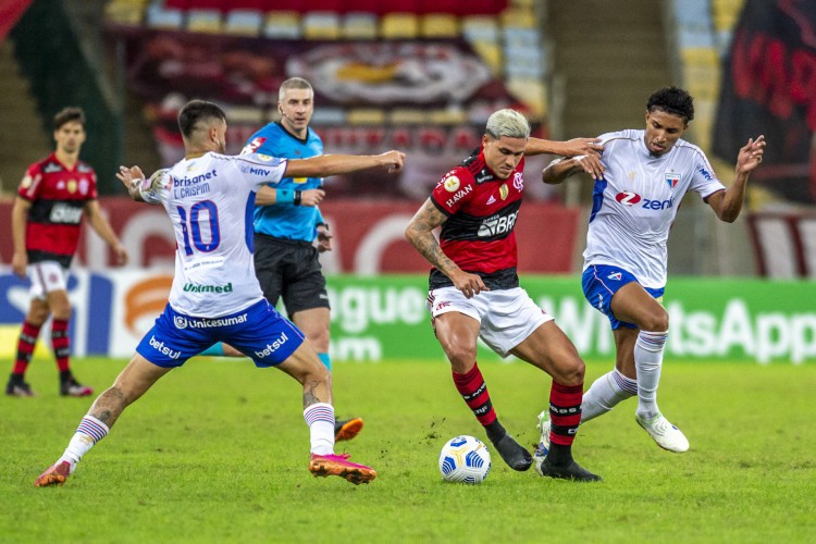 Fortaleza teve desempenhos distintos na partida contra o Flamengo