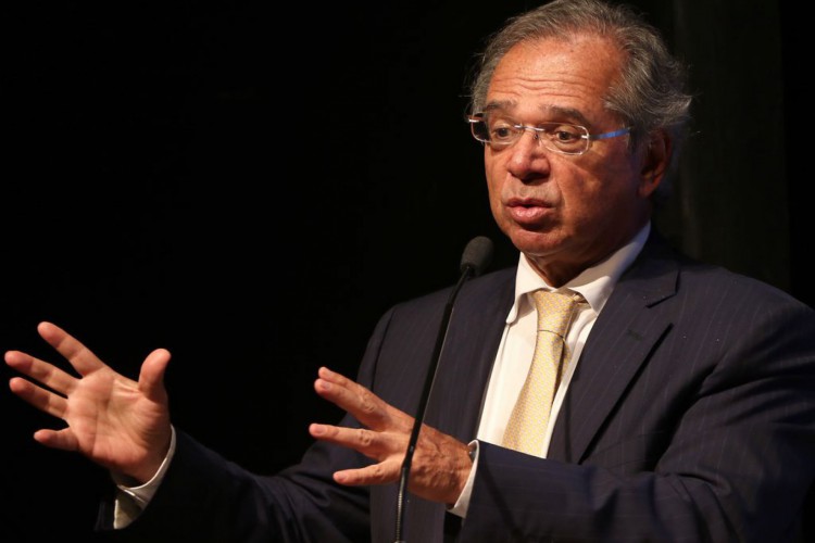 O ministro da Economia, Paulo Guedes, confirma a mudança