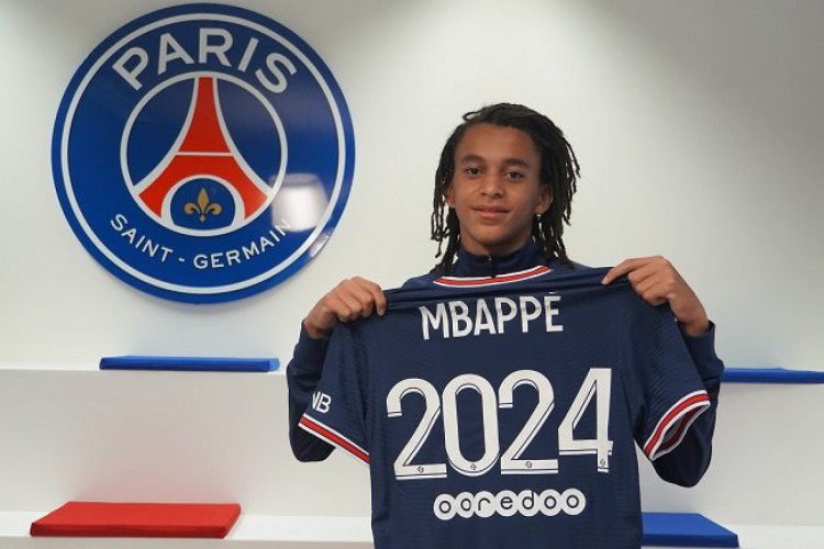 Ethan Mbappé, irmão mais novo de Kylian Mbappé, assinou contrato com o PSG