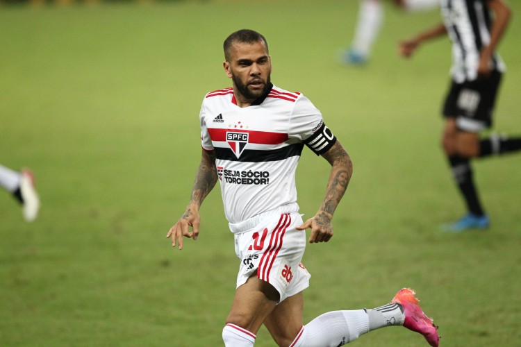 Daniel Alves assinou rescisão com o São Paulo em setembro de 2021