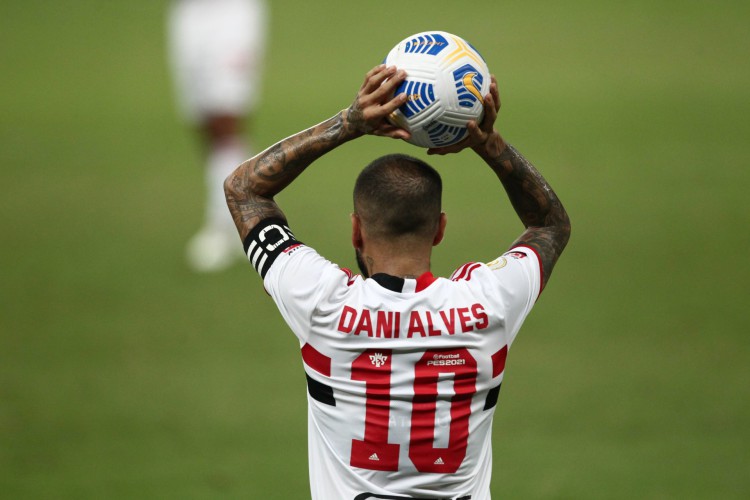 FORTALEZA,CE, BRASIL, 27.06.2021: Daniel Alves, jogador do São Paulo. Jogo pelo campeonato brasileiro série A, Ceará vs São Paulo. arena Castelão. (Fotos: Fabio Lima/O POVO)