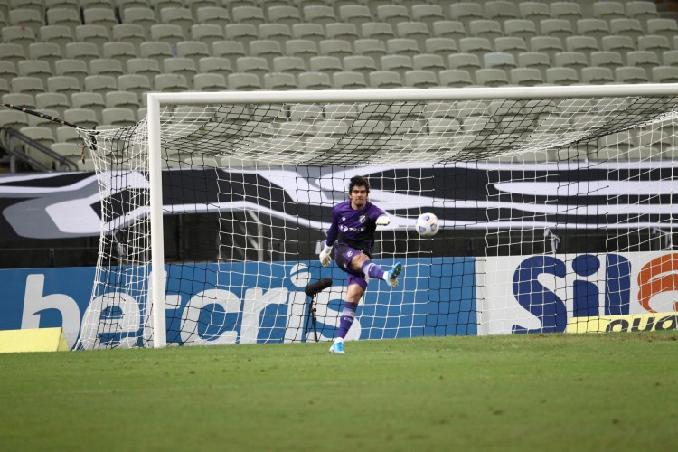 Richard foi destaque do Ceará no empate sem gols diante do Fluminense no Rio de Janeiro. 