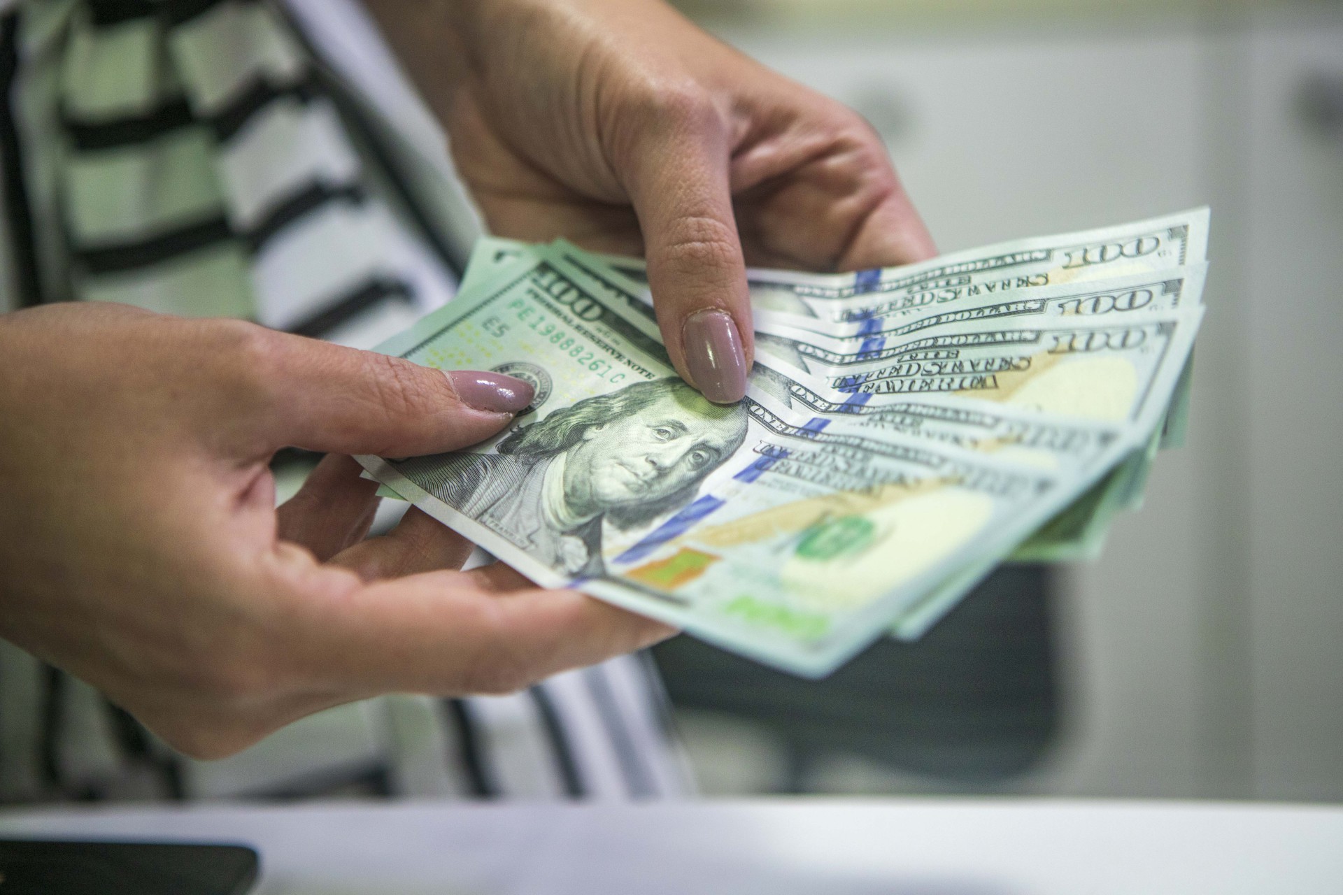 O dólar à vista fechou em queda de 0,19%, a R$ 4,9283. (Foto: FCO FONTENELE)