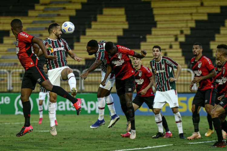 Volta Redonda - 30/06/2021 - Raulino de Oliveira..Fluminense enfrenta o Athlético-PR esta tarde no Estádio Raulino de Oliveira, pela 8ª rodada do Campeonato Brasileiro 2021..FOTO: LUCAS MERÇON / FLUMINENSE F.C....IMPORTANTE: Imagem destinada a uso institucional e divulgação, seu.uso comercial está vetado incondicionalmente por seu autor e o.Fluminense Football Club.É obrigatório mencionar o nome do autor ou.usar a imagem....IMPORTANT: Image intended for institutional use and distribution..Commercial use is prohibited unconditionally by its author and.Fluminense Football Club. It is mandatory to mention the name of the.author or use the image....IMPORTANTE: Imágen para uso solamente institucional y distribuición. El.uso comercial es prohibido por su autor y por el Fluminense Football.Club. És mandatório mencionar el nombre del autor ao usar el imágen.