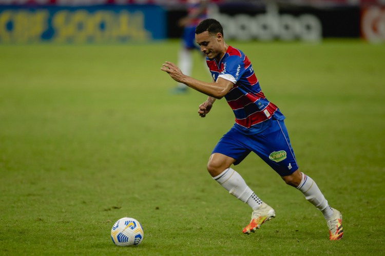 FORTALEZA, CE, BRASIL, 30-06.2021: Luiz Henrique. Fortaleza x Chapecoense na Arena Castelao, pelo Campeonato Brasileiro, em epoca de COVID-19. (Foto: Aurelio Alves/ Jornal O POVO)