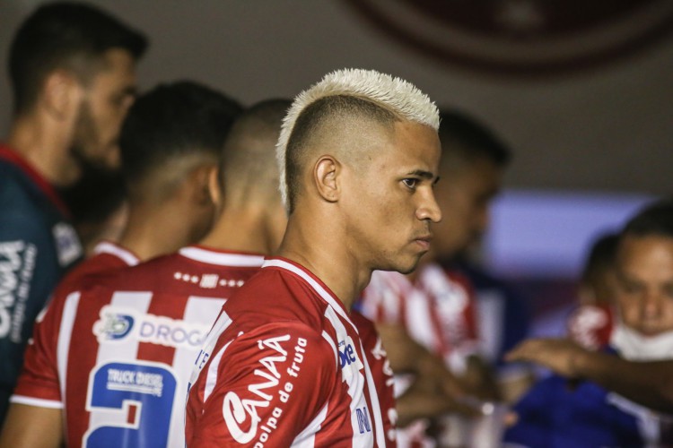 Atacante Erick no jogo Náutico x Remo, nos Aflitos, pelo Campeonato Brasileiro Série B