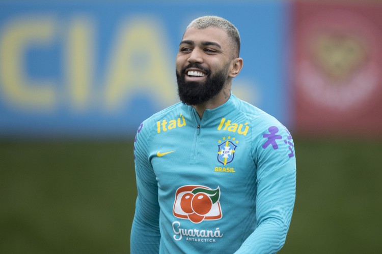 Atacante Gabigol em treino da seleção brasileira na Granja Comary, em Teresópolis