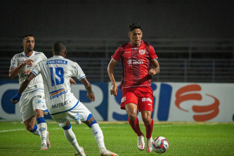 CRB vence CSA no clássico alagoano da Série B no estádio Rei Pelé