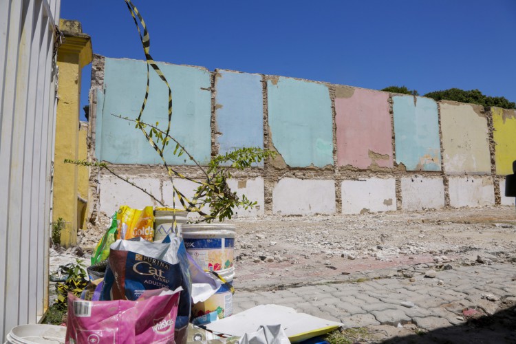 Paredão colorido foi o que restou do casarão dos Gondim, no Centro