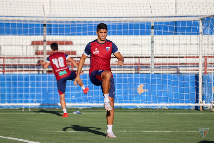 Lateral-direito Daniel Guedes em treino do Fortaleza no Centro de Excelência Alcides Santos, no Pici