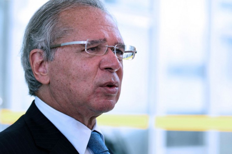 O ministro da economia, Paulo Guedes, qualificou a questão dos precatórios como um "meteoro" que surgiu e ameaça a economia