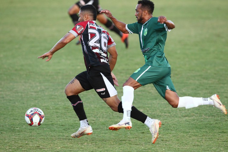 FORTALEZA,CE, BRASIL, 24.07.2021: Jogo pelo campeonato brasileiro, entre Floresta x Ferroviário. Estadio Carlos de Alencar Pinto.  (Fotos: Fabio Lima/O POVO)