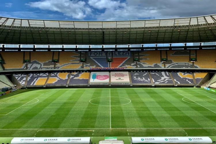 Mosaico desenhado pela torcida organizada do Fortaleza