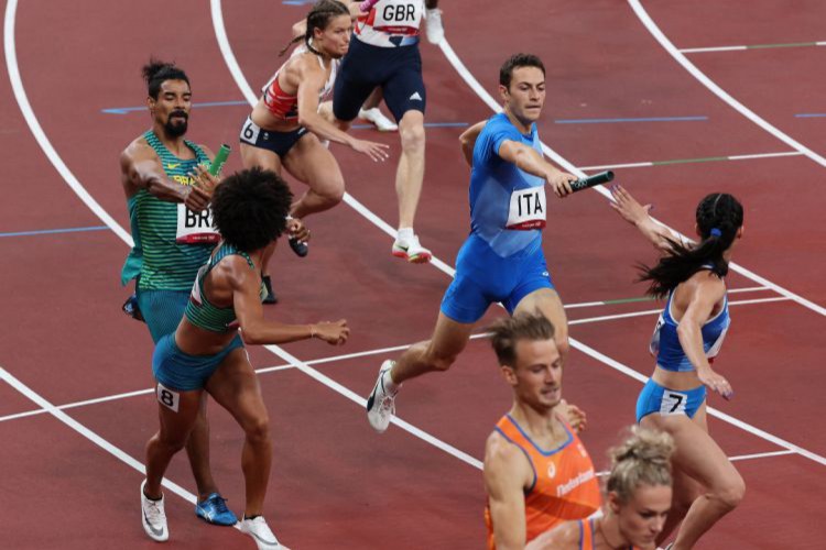 Equipe brasileira não conseguiu avançar no revezamento misto 4x400m