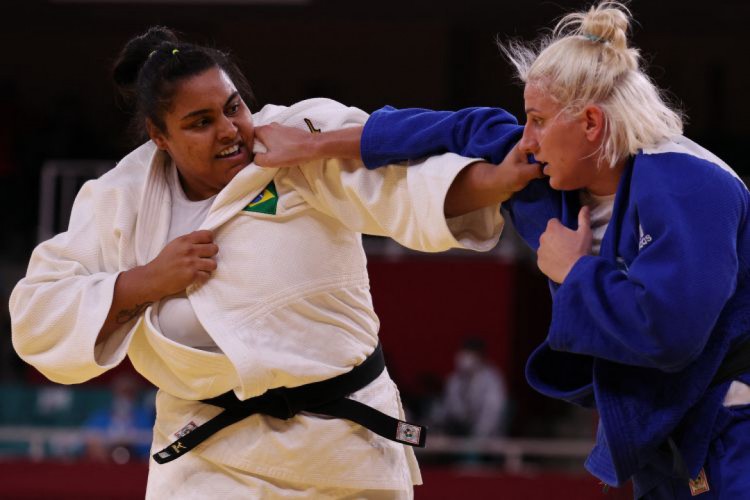 Maria Suelen sofreu lesão nas quartas de final do judô na Olimpíada