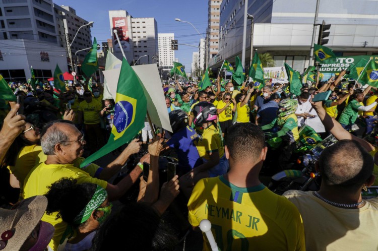 FORTALEZA, CE, BRASIL, 01.08.2021: Ato Pro Bolsonaro na Praça Portugal a favor do voto impresso  (Thais Mesquita/OPOVO)(Foto: Thais Mesquita)