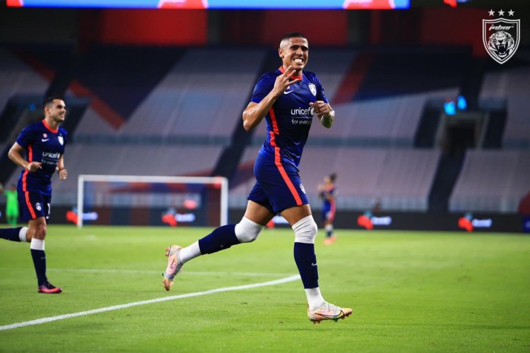 Atacante Bergson comemora hat trick em goleada do Johor FC pela Super Liga da Malásia