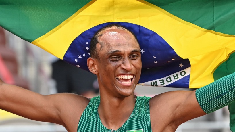 Alison dos Santos, o atleta do bronze nas Olimpíadas de ...