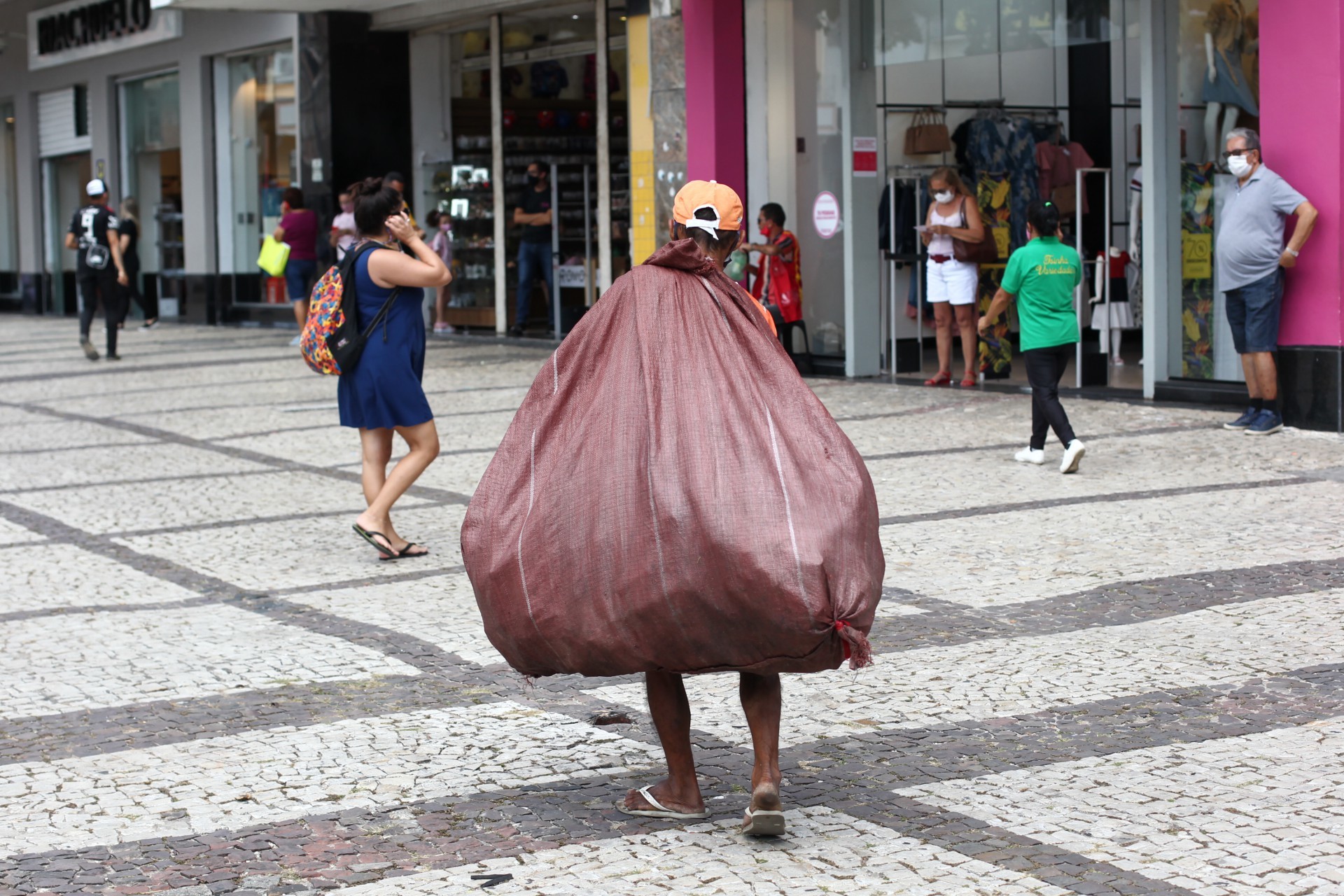 No Ceará, número de bilionários cresce, e a pobreza também (Foto: FABIO LIMA)