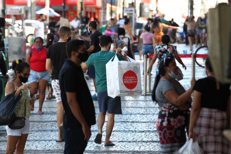 Nos últimos meses, Ceará apresenta redução de casos, mortes e internações por Covid-19