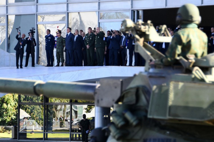 Desfile de veículos militares ocorre em Brasília no mesmo dia da votação da PEC do voto impresso na Câmara dos Deputados, na terça-feira, 10 de agosto de 2021