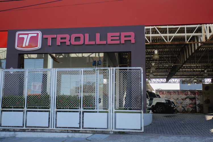 Loja da Troller  no Km. 2, BR-116, no bairro Aerolândia