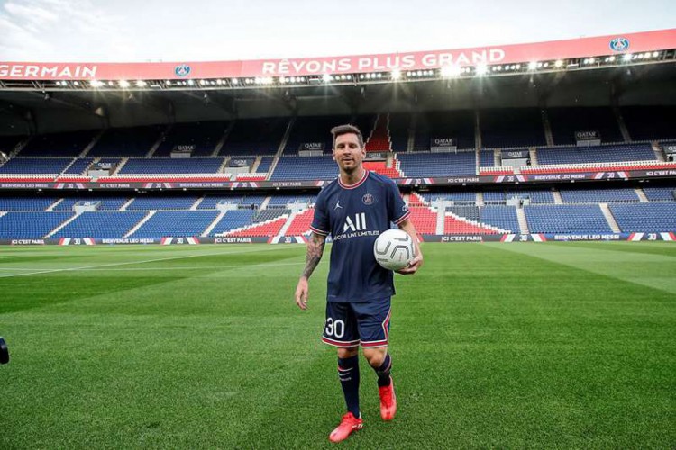 Atacante Lionel Messi em apresentação no Paris Saint-Germain