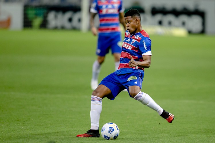 Matheus Jussa durante partida do Fortaleza pela Séria A do Campeonato Brasileiro