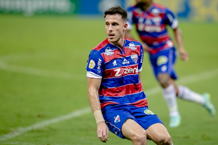 FORTALEZA, CE, BRASIL, 01-08.2021: Ángelo Henríquez. Fortaleza x Santos, na Arena Castelao pelo Campeonato Brasileiro. em epoca de COVID-19. (Foto:Aurelio Alves/ Jornal O POVO)