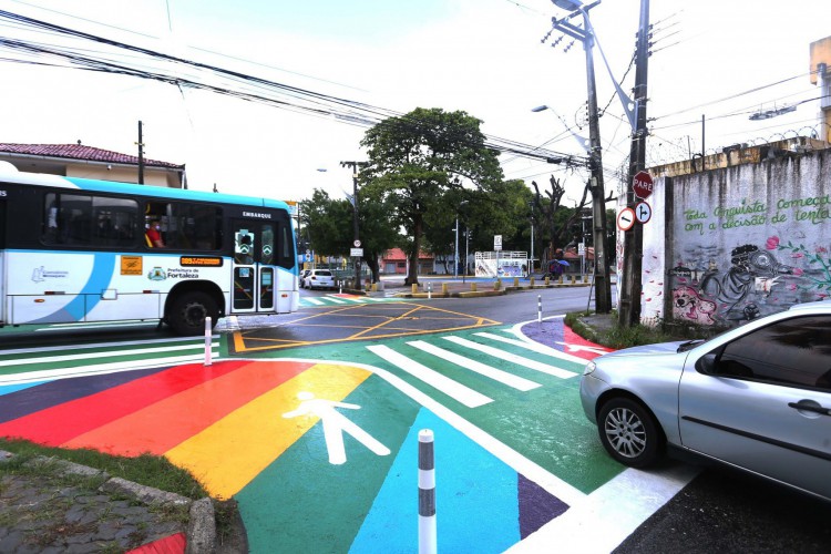 A Operação Esquina segura ganhou nesta segunda-feira, 16, além da fiscalização, renovação da sinalização horizontal e vertical