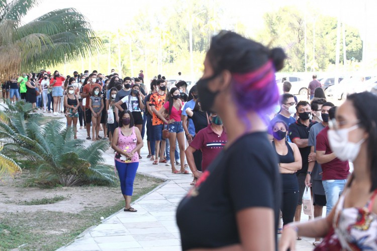 Em Fortaleza, vacinação do público adulto cadastrado prossegue com repescagens de quem perdeu a D1. No fim de semana, a imunização de adolescentes será iniciada